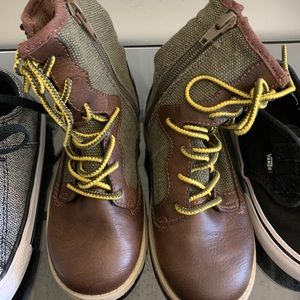 Carter’s kids boots